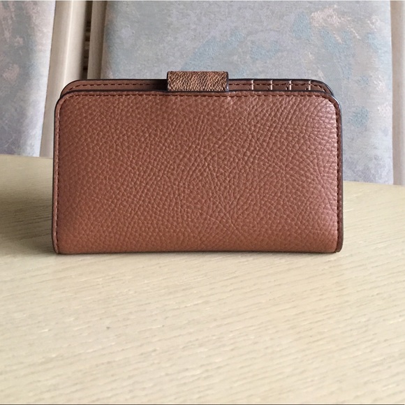 Michael Kors Jet Set Luggage Bifold Wallet - Picture 2 of 8